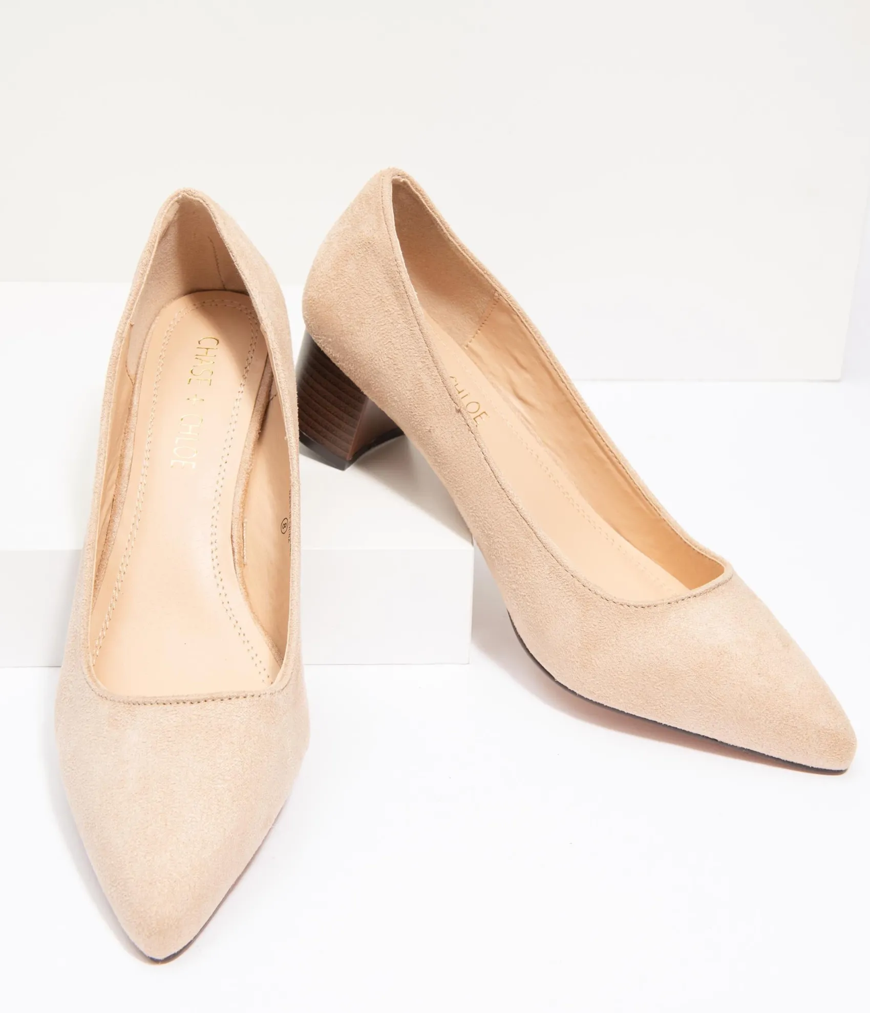 Unique Vintage Beige Suede Pointed Toe Stacked Heels New