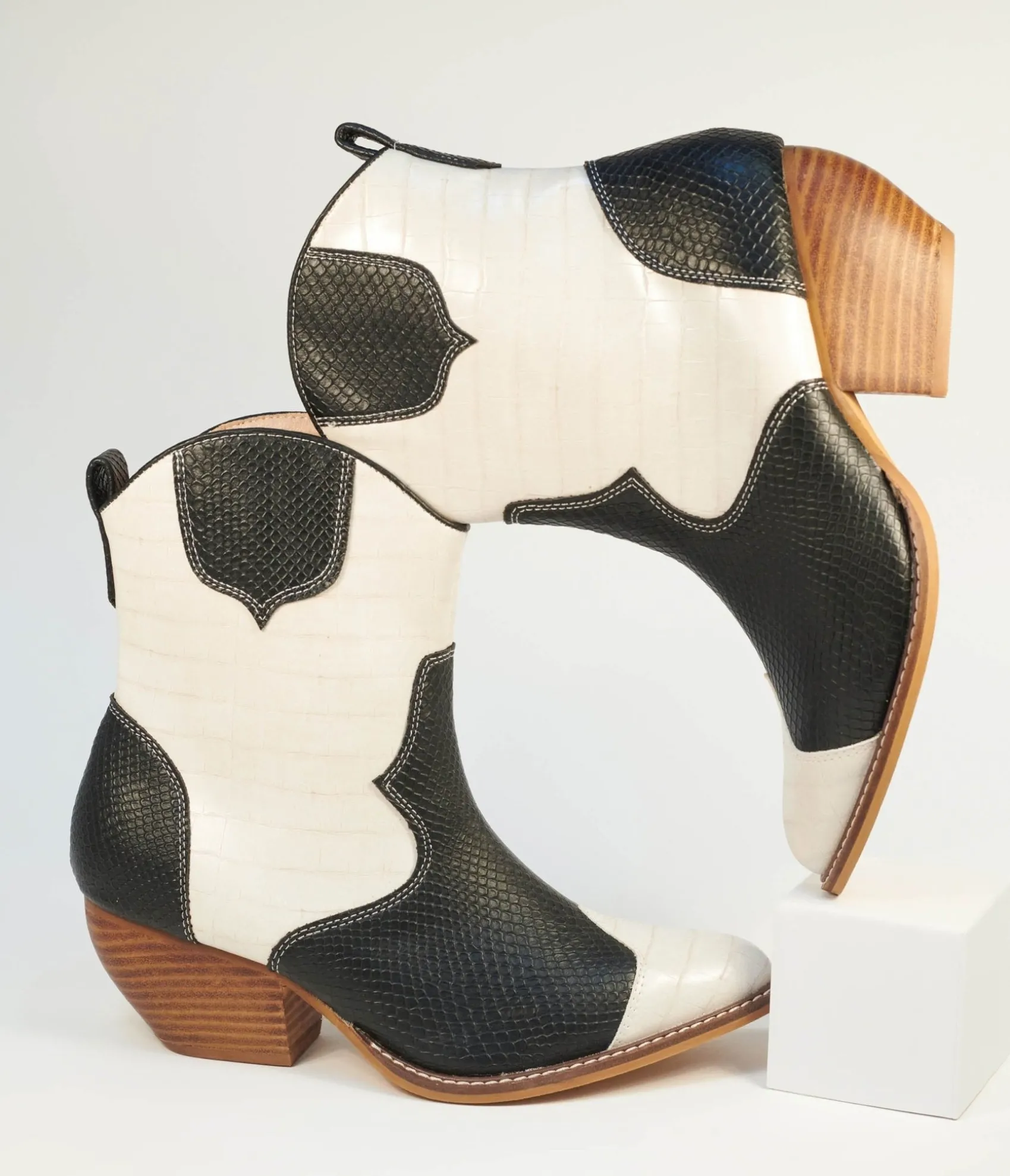 Unique Vintage Black & White Leatherette Cowboy Boots Flash Sale