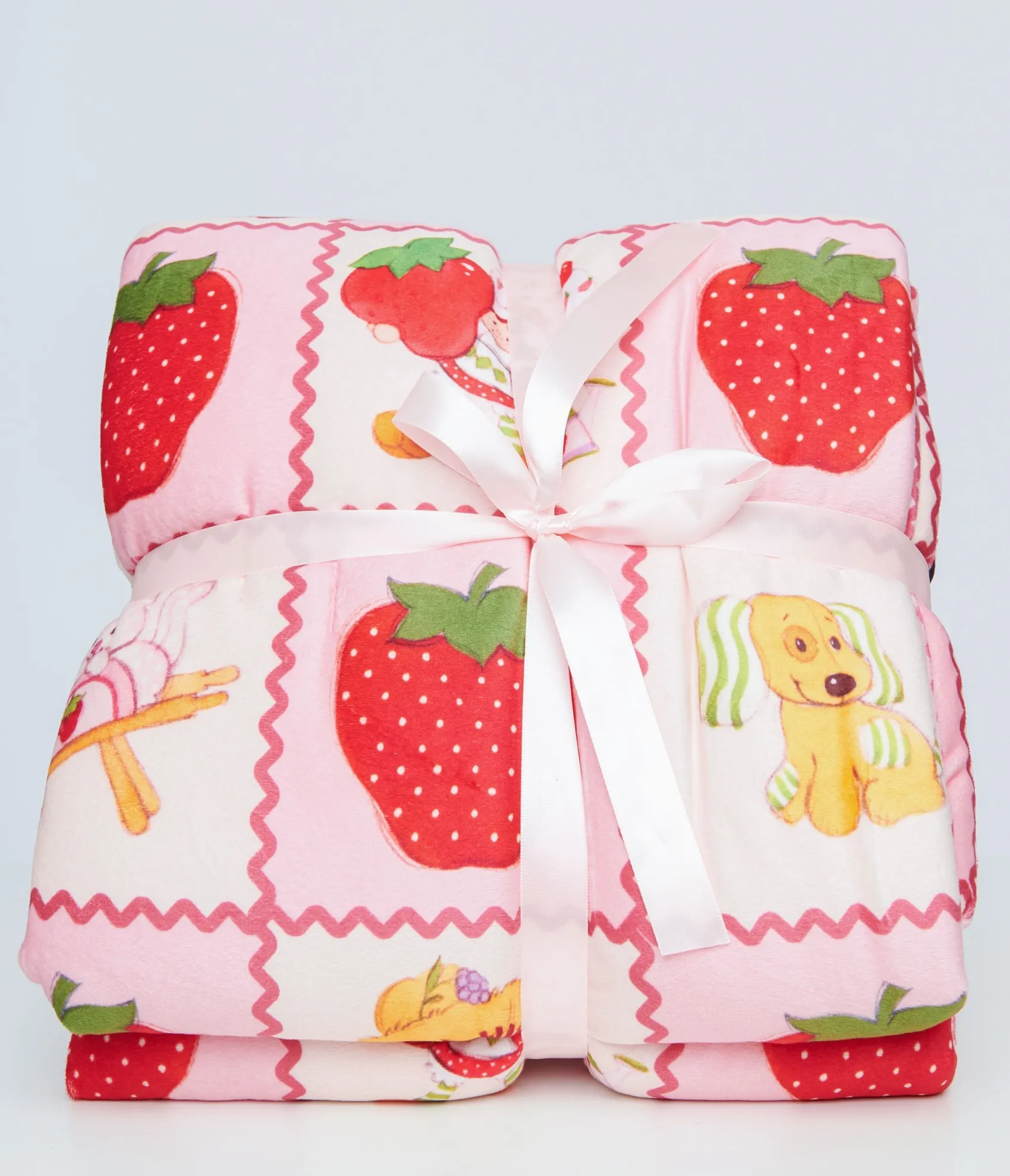 Unique Vintage Cakeworthy Strawberry Shortcake Fleece Blanket Discount
