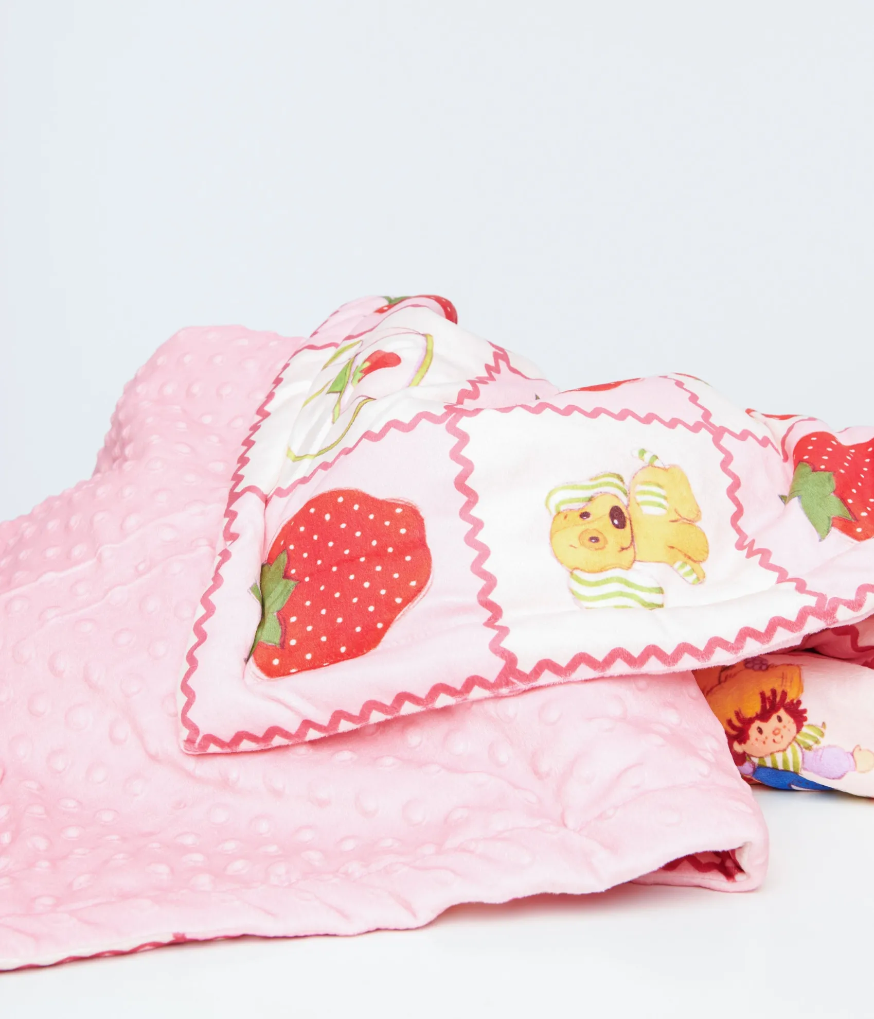Unique Vintage Cakeworthy Strawberry Shortcake Fleece Blanket Discount