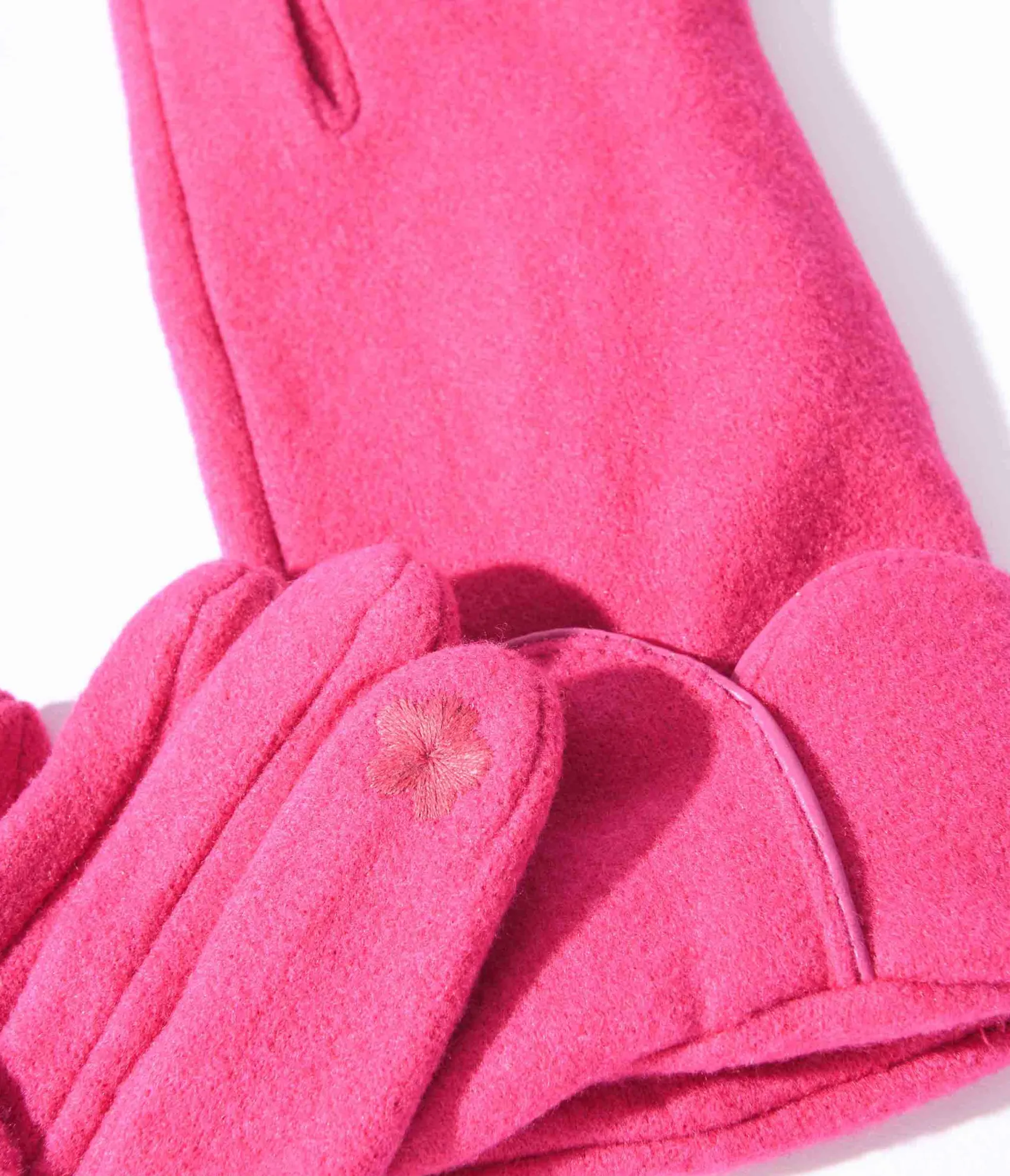 Unique Vintage Fuchsia Scallop Cuffed Gloves Shop