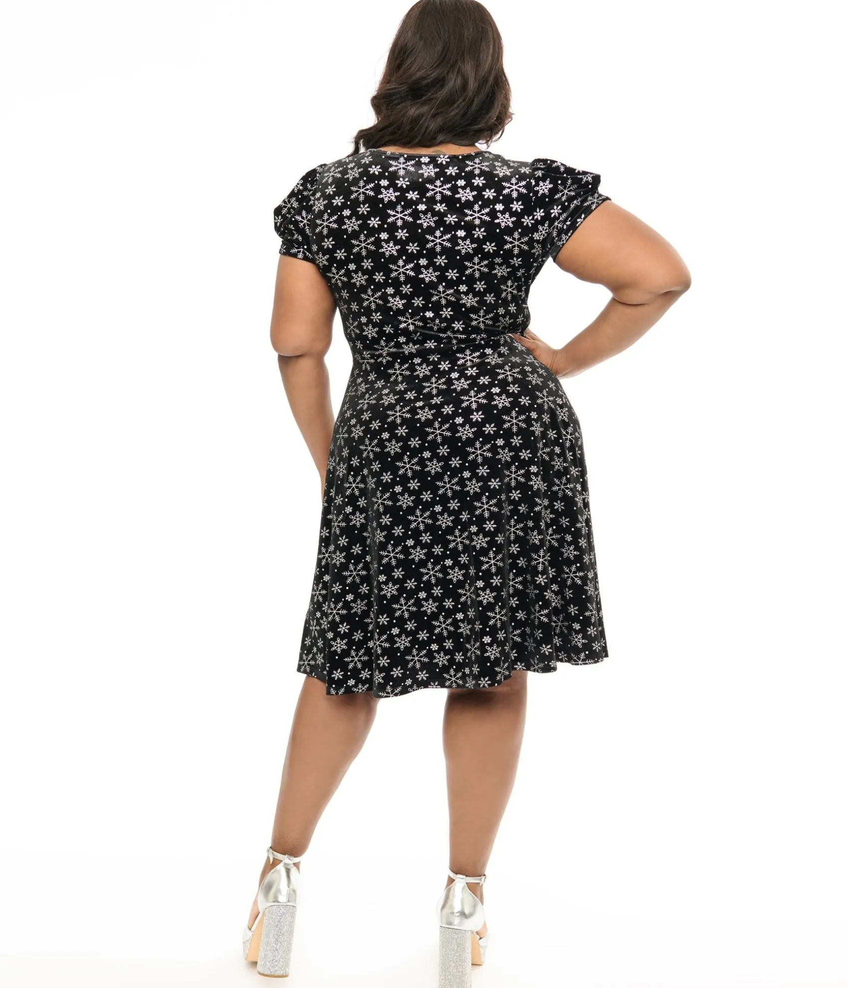 Unique Vintage Hell Bunny Plus Size 1950s Black & Silver Metallic Snowflake Velvet Fit & Flare Dress Online