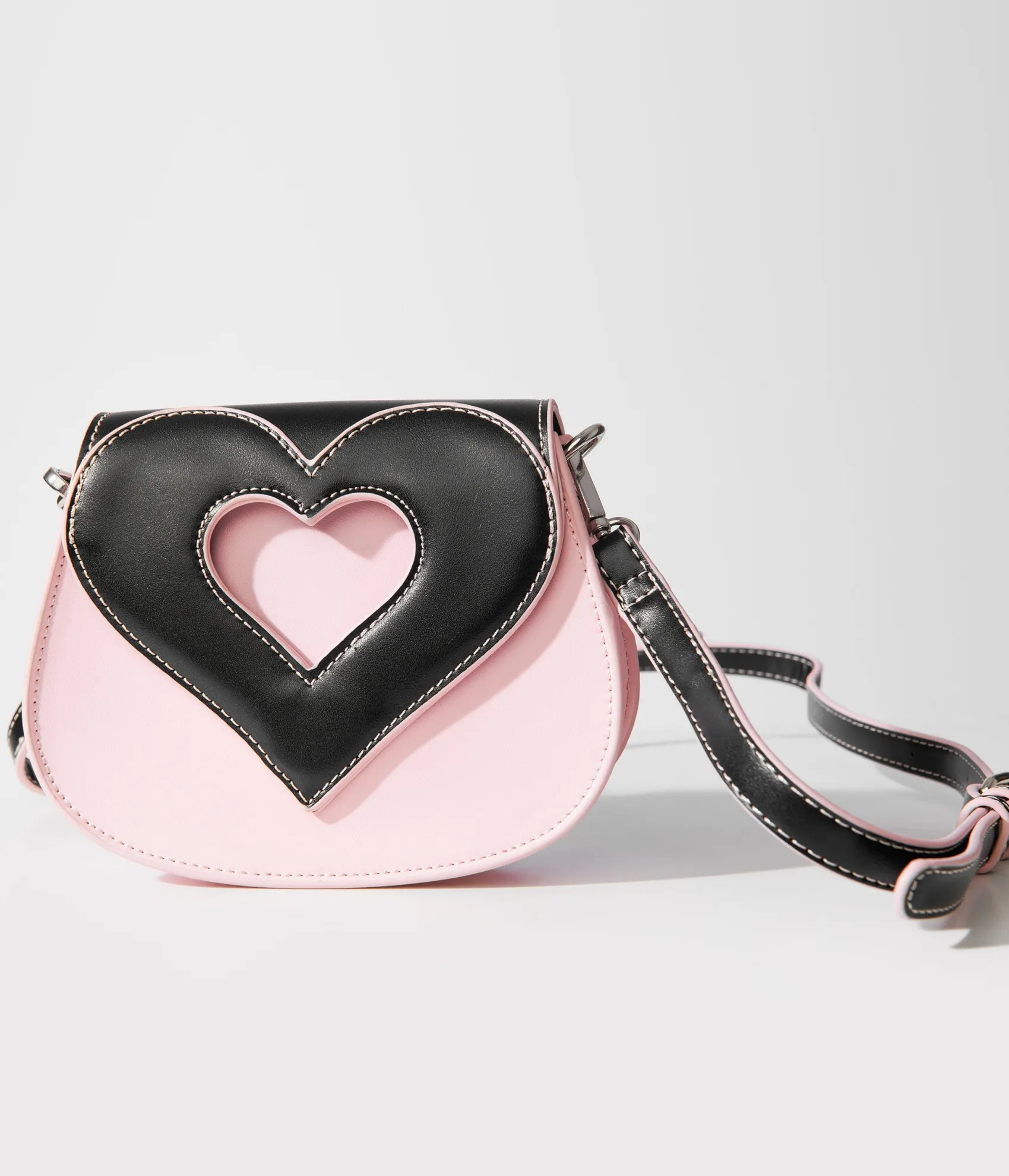 Unique Vintage Light Pink & Black Heart Shaped Leatherette Crossbody Bag Store