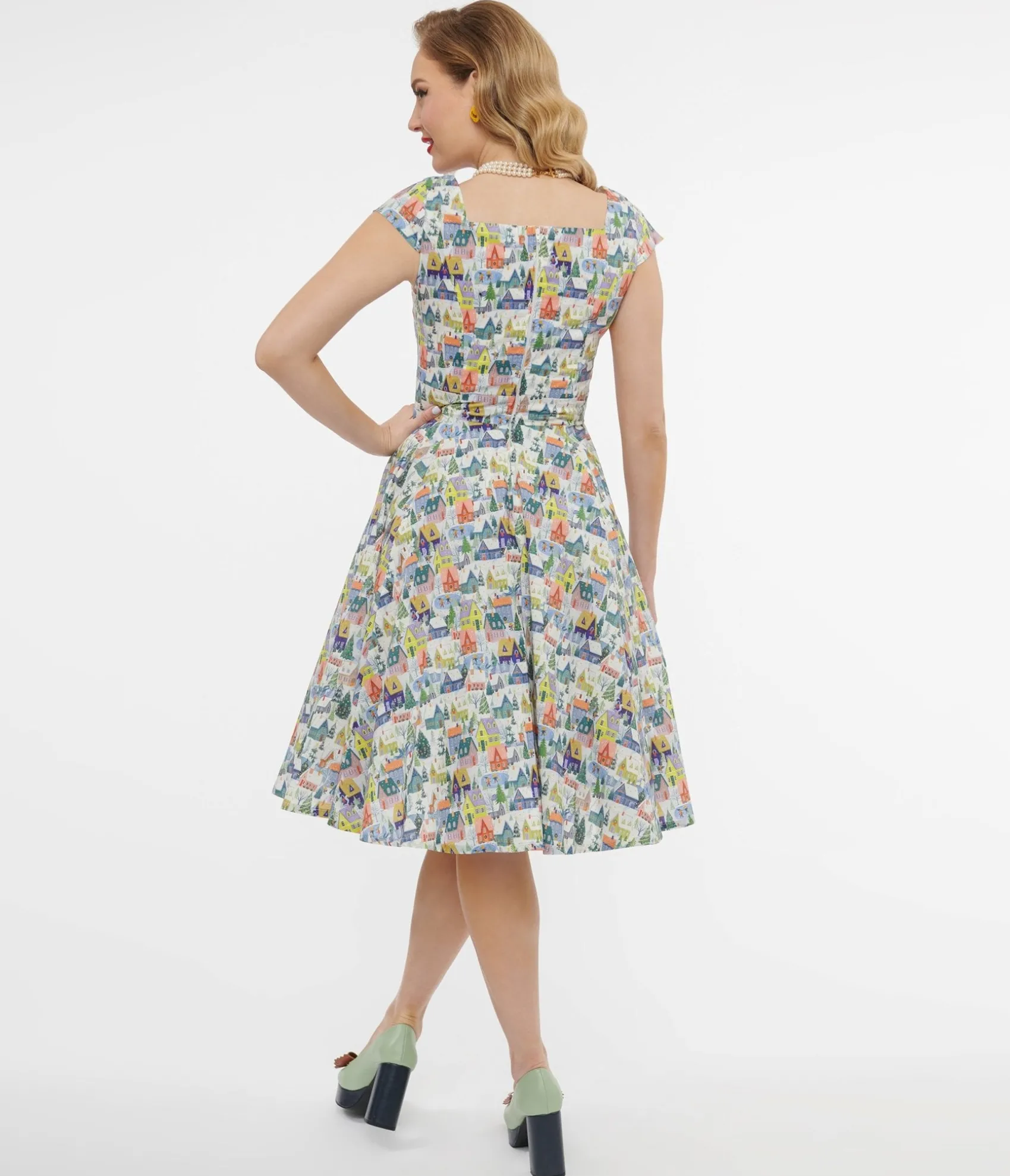 Unique Vintage Magnolia Place Multicolor Winter House Print Anna Swing Dress Best Sale