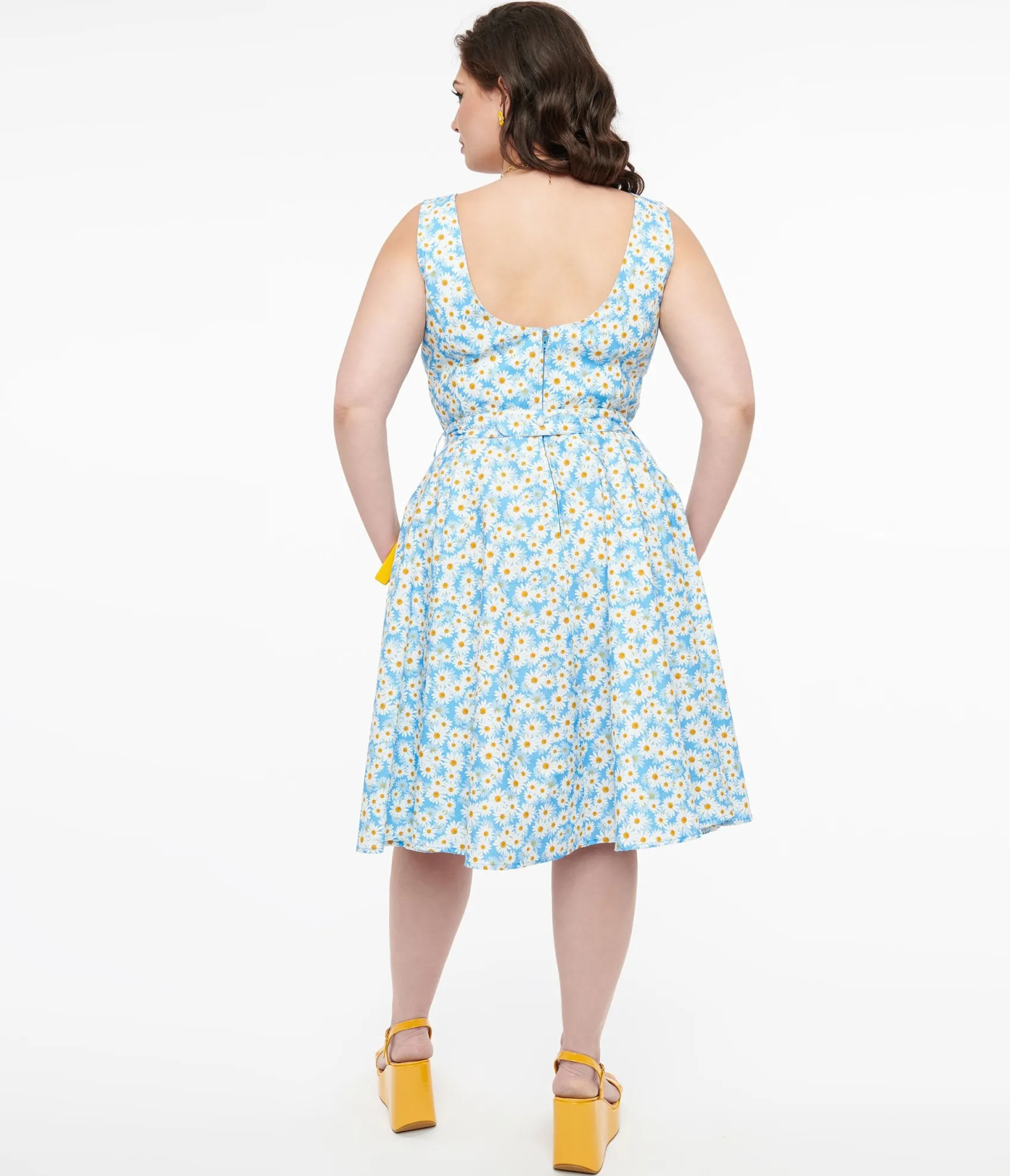 Unique Vintage Plus Size 1950s Blue & Daisy Print Cotton Selda Swing Dress Fashion