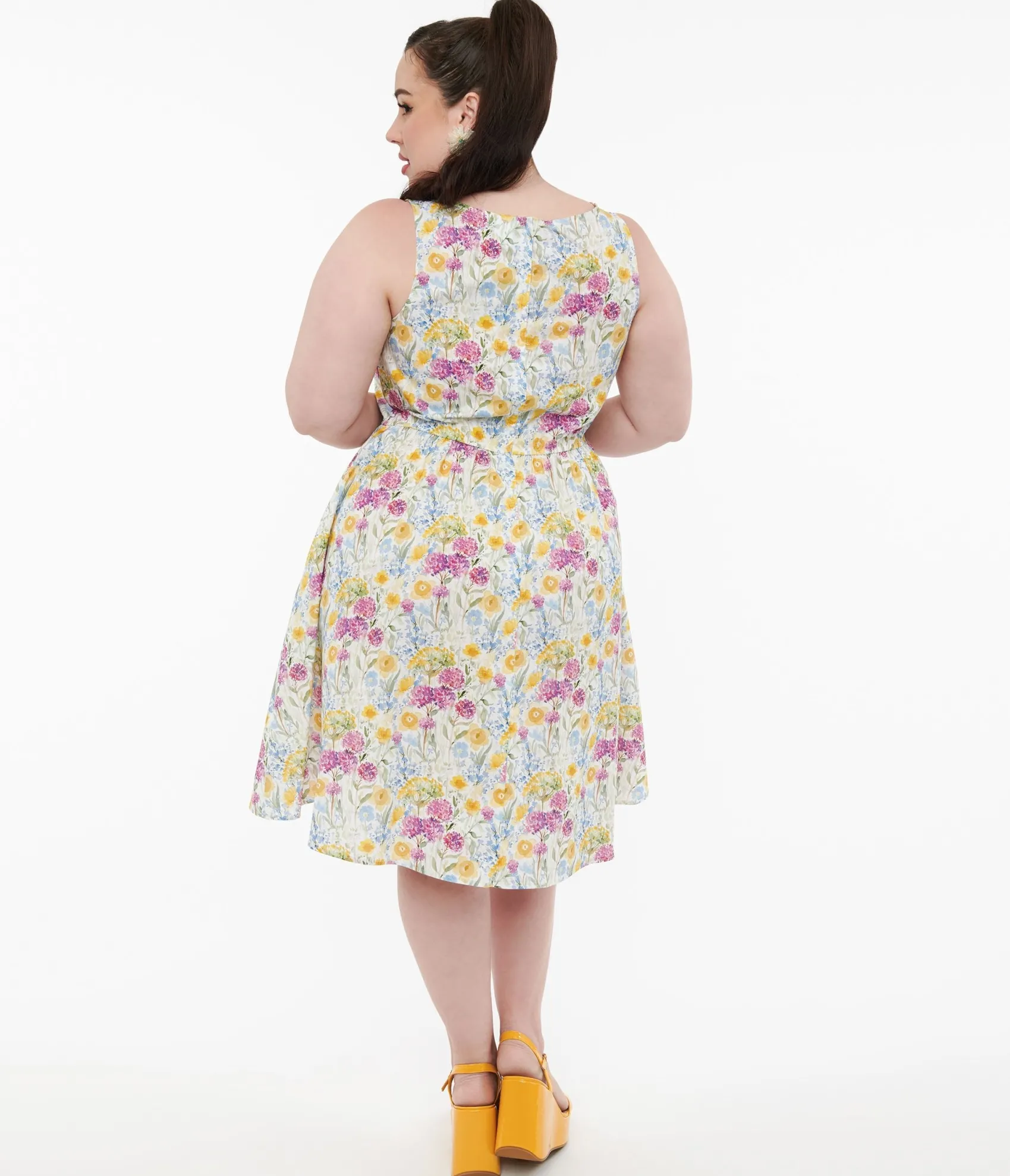 Unique Vintage Retrolicious Plus Size 1950s Vintage Style Wildflower Cotton Swing Dress Cheap