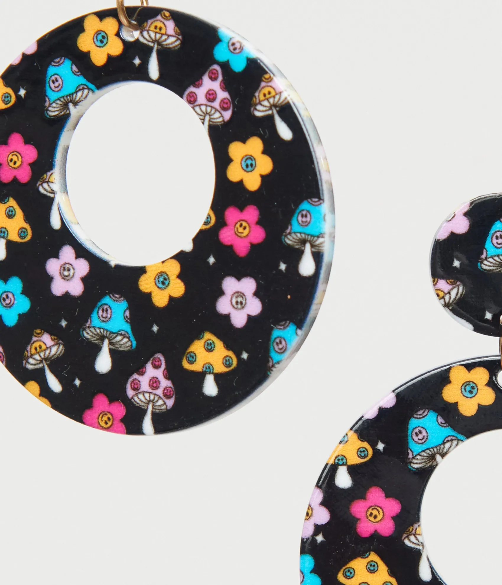 Unique Vintage 1970s Black Mushroom & Floral Print Hoop Earrings Best Sale