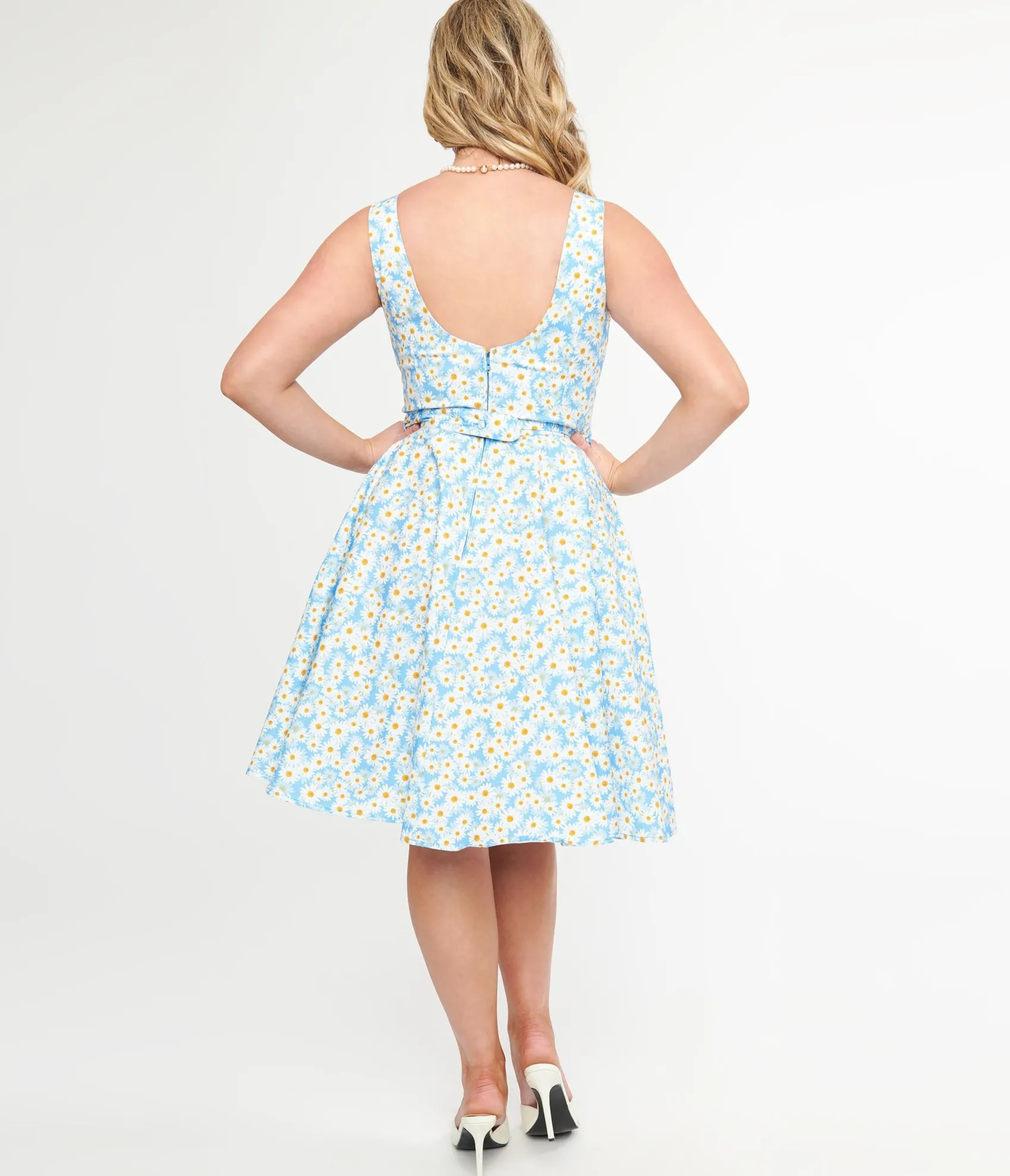 Unique Vintage 1950s Blue & Daisy Print Cotton Selda Swing Dress Store