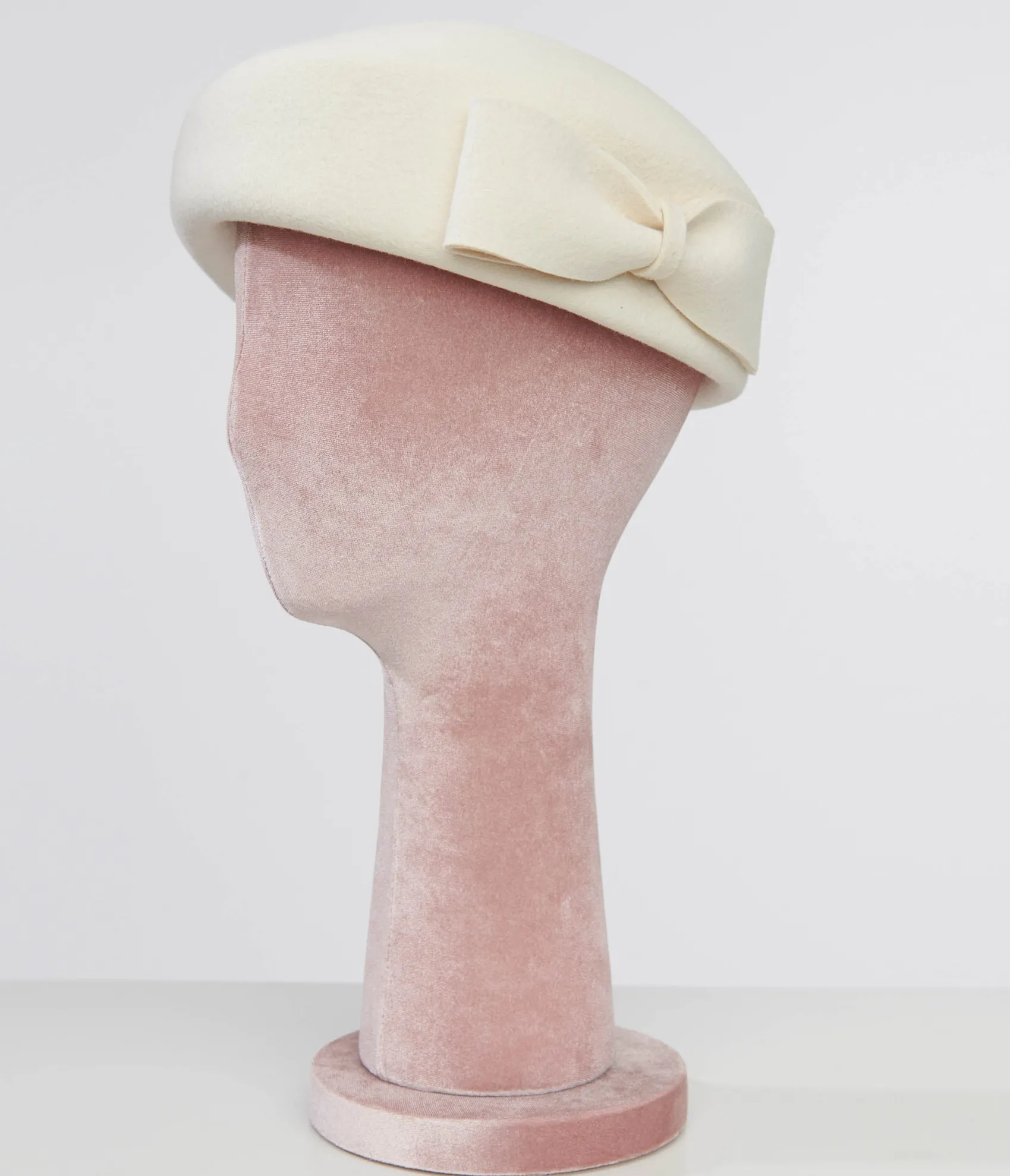 Unique Vintage 1940s Cream Bow Beret Store