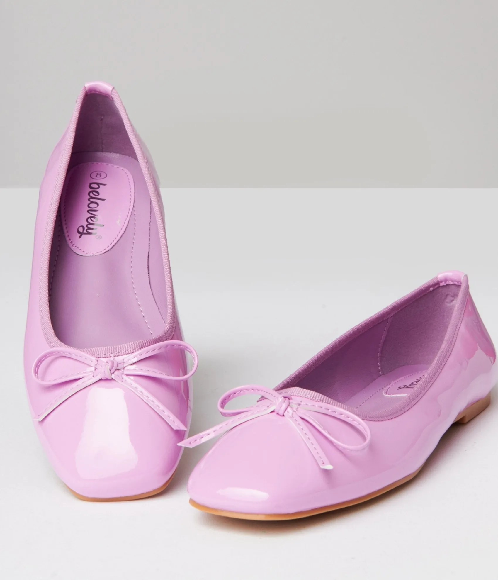 Unique Vintage 1960s Lilac Patent Leatherette Flats Fashion