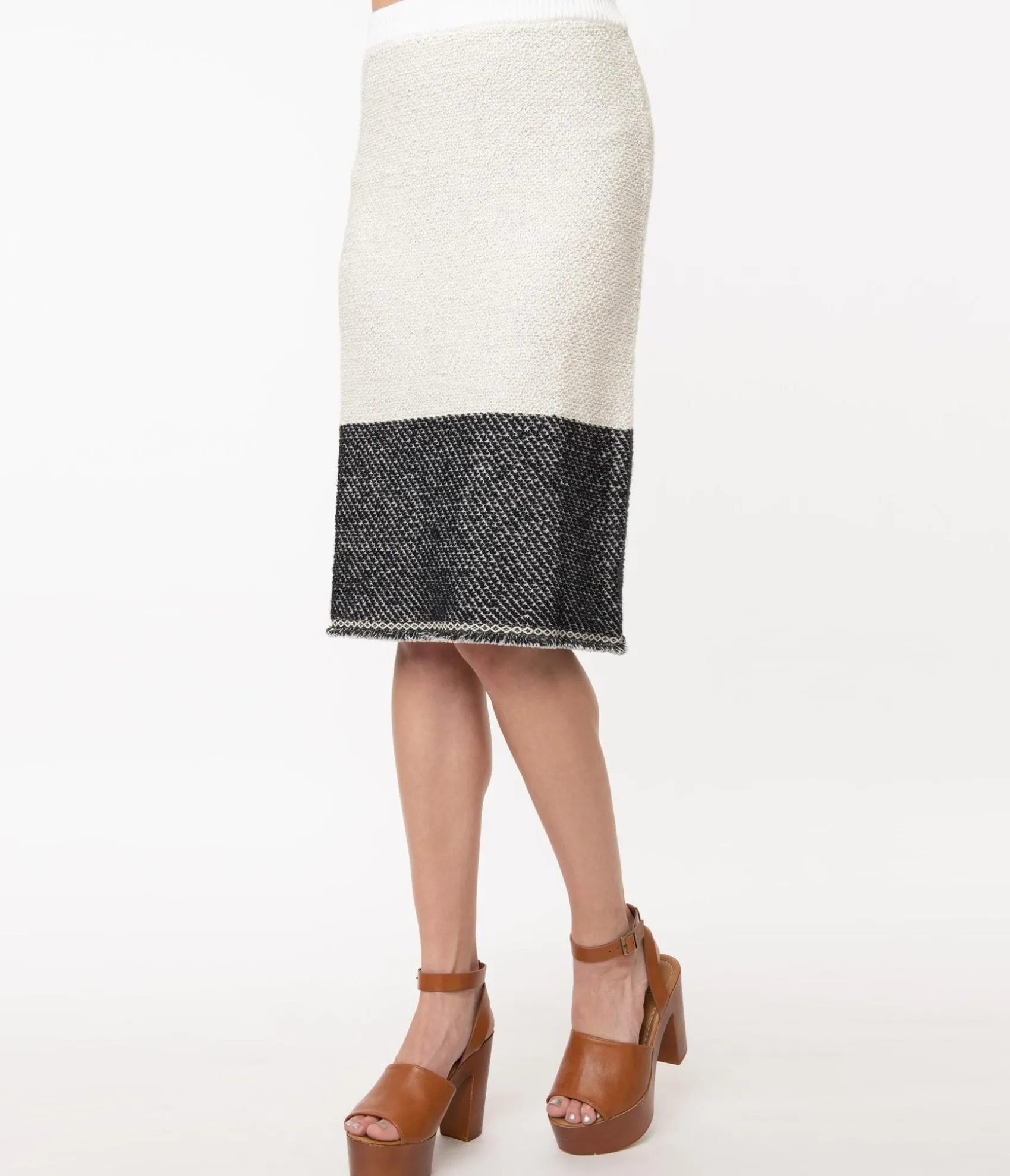 Unique Vintage 1970s Style Ivory & Black Colorblock Knit Skirt Outlet