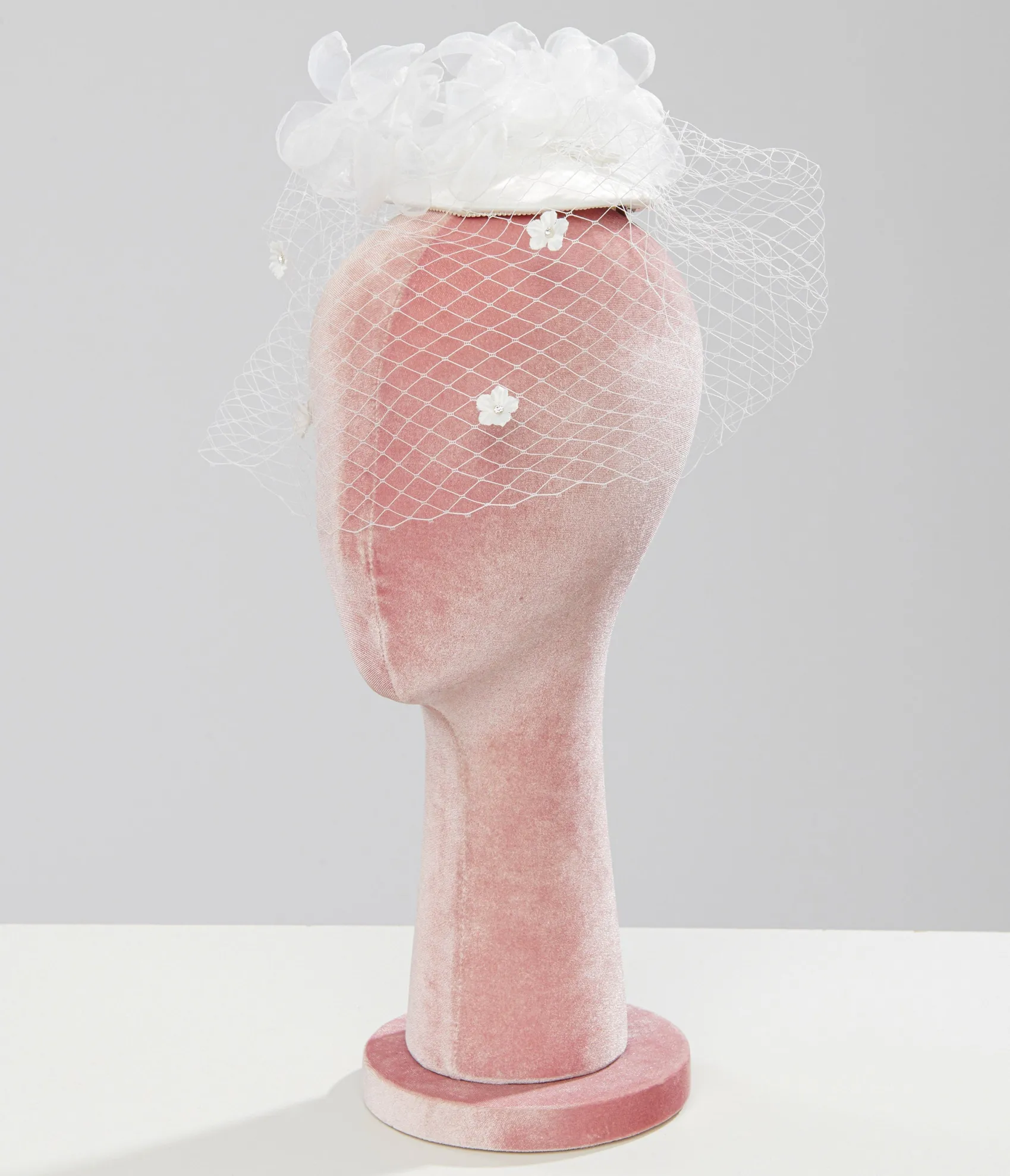 Unique Vintage 1920s White Floral & Mesh Veil Fascinator Cheap