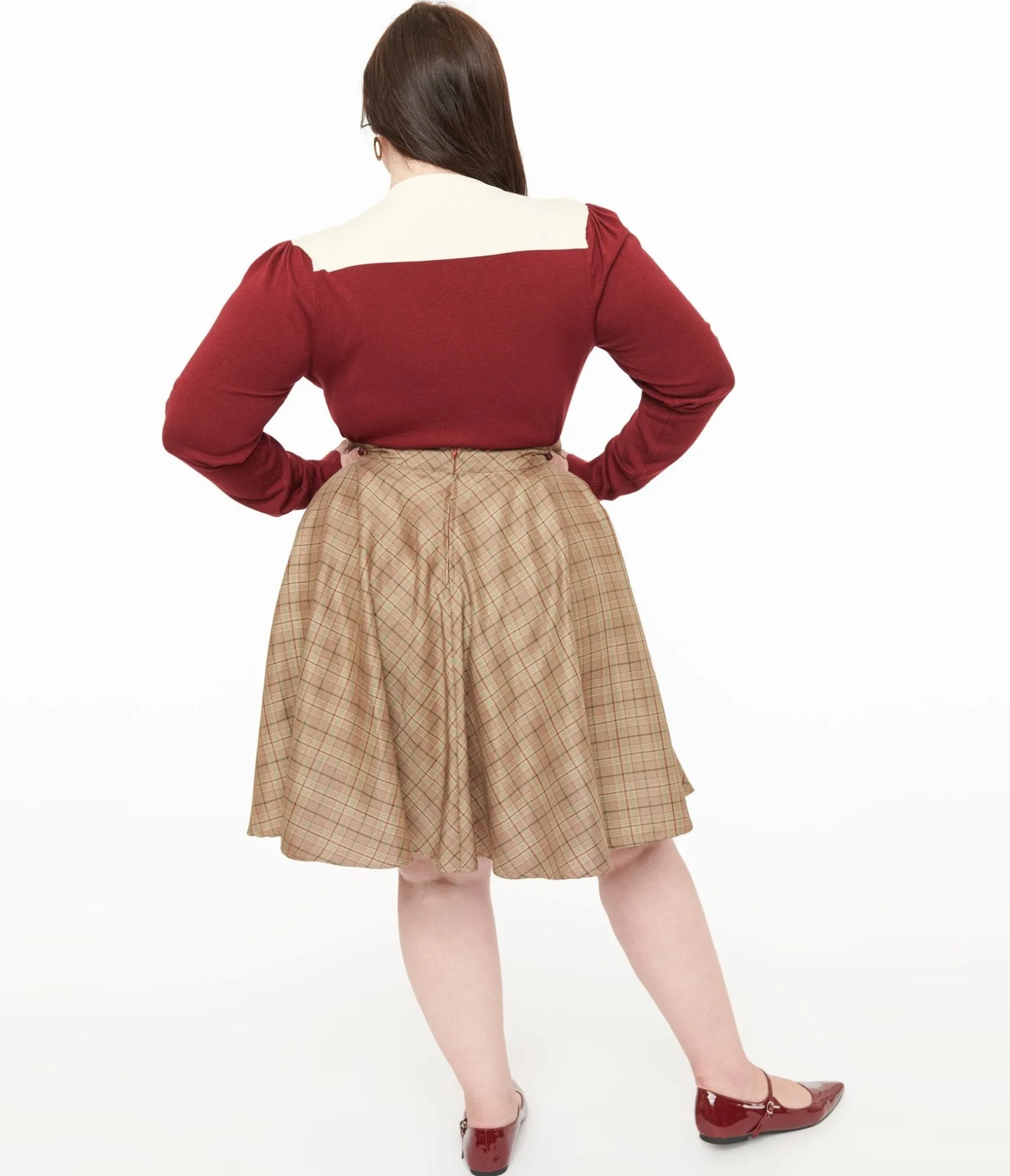 Unique Vintage Smak Parlour Plus Size 1960s Brown & Green Plaid Scene Flare Skirt Sale