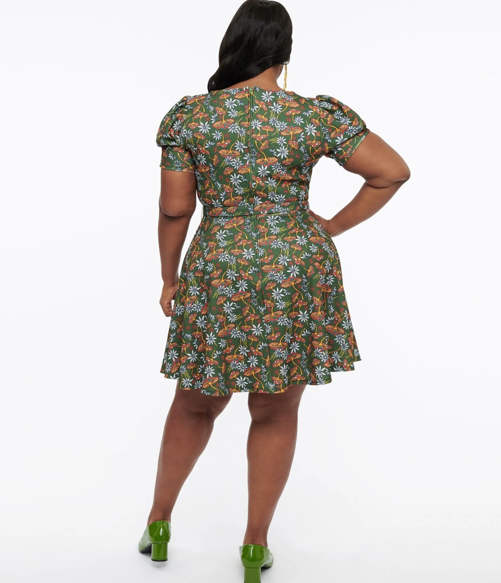 Unique Vintage Smak Parlour Plus Size 1960s Green & Orange Mushroom Group Chat Flare Dress Best Sale