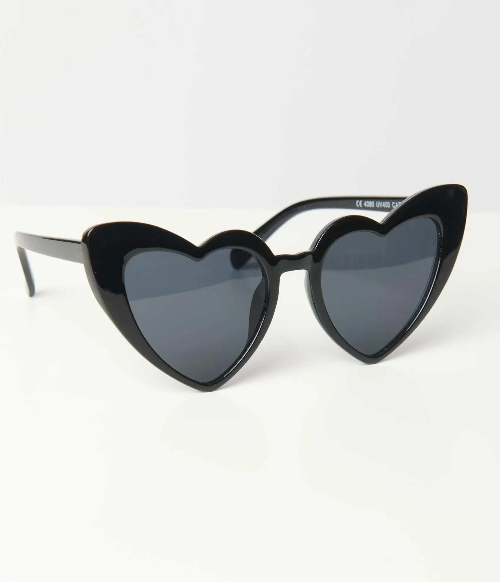 Unique Vintage Black Heart Sunglasses Fashion