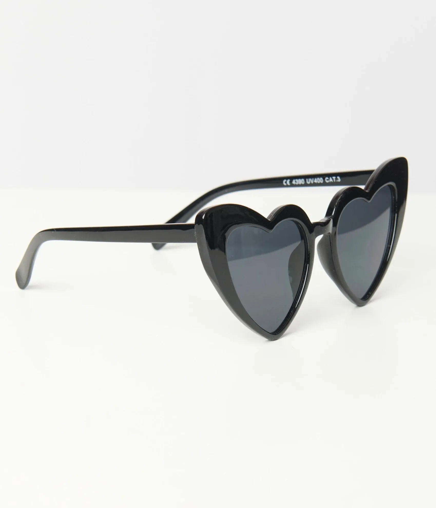 Unique Vintage Black Heart Sunglasses Fashion