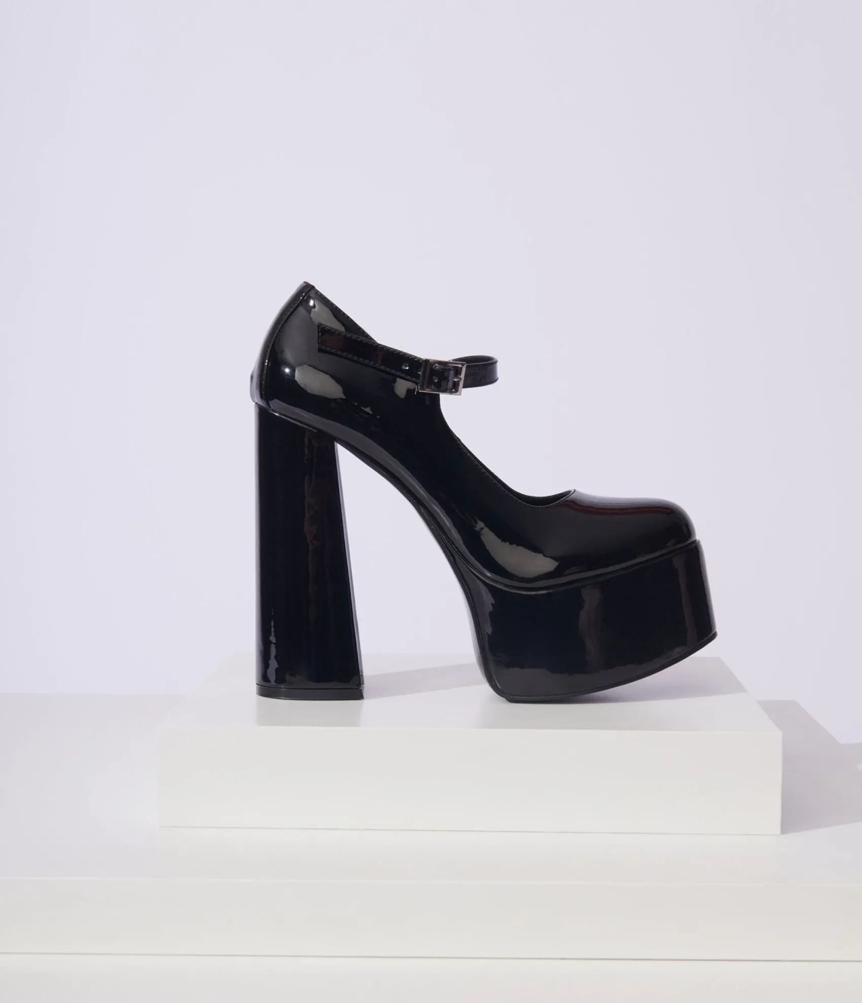 Unique Vintage Black Patent Leatherette Platform Mary Jane Heels Store