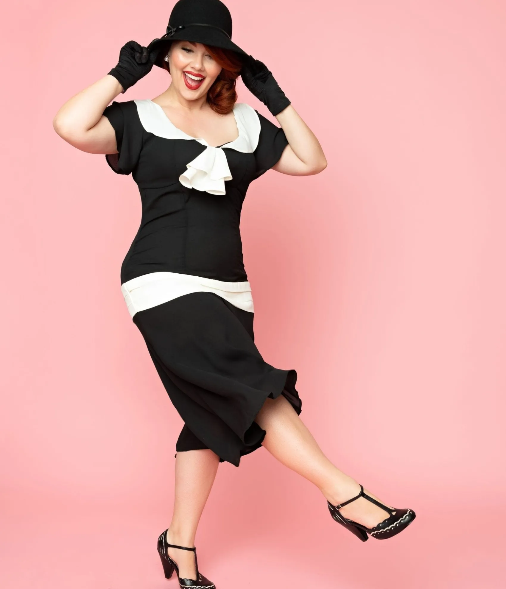Unique Vintage Plus Size 1920s Black & Cream Wilshire Flapper Day Dress Discount