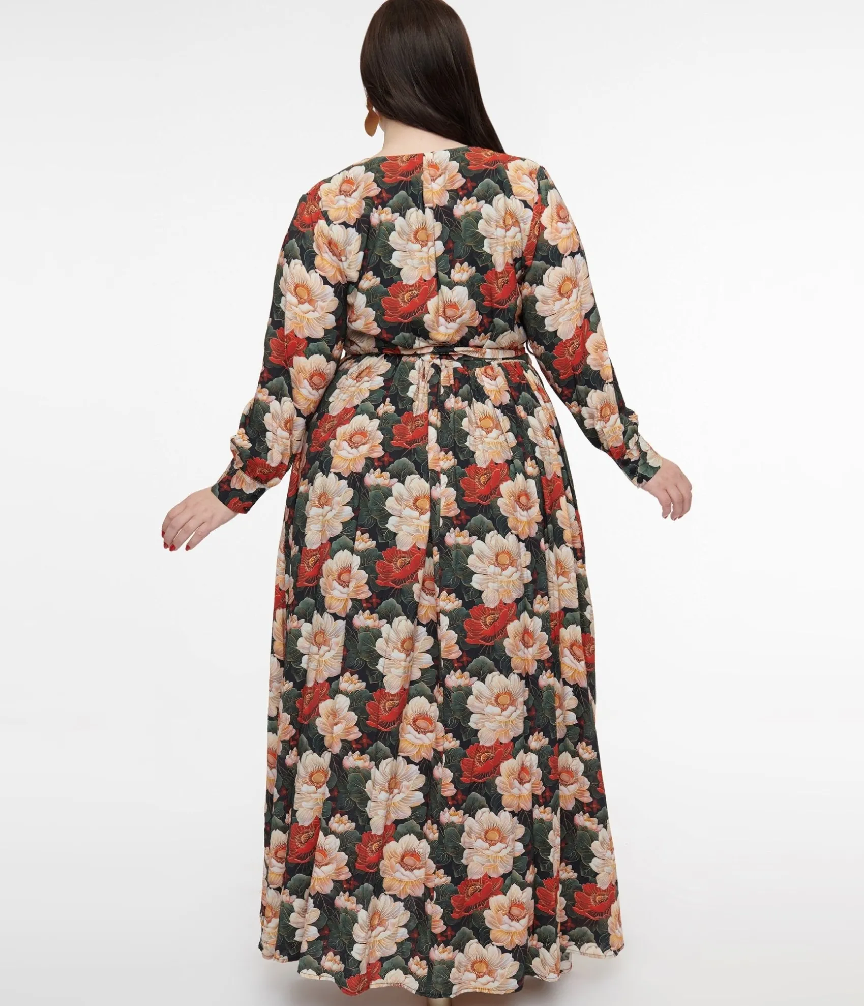 Unique Vintage Plus Size 1970s White & Red Floral Farrah Maxi Dress Outlet