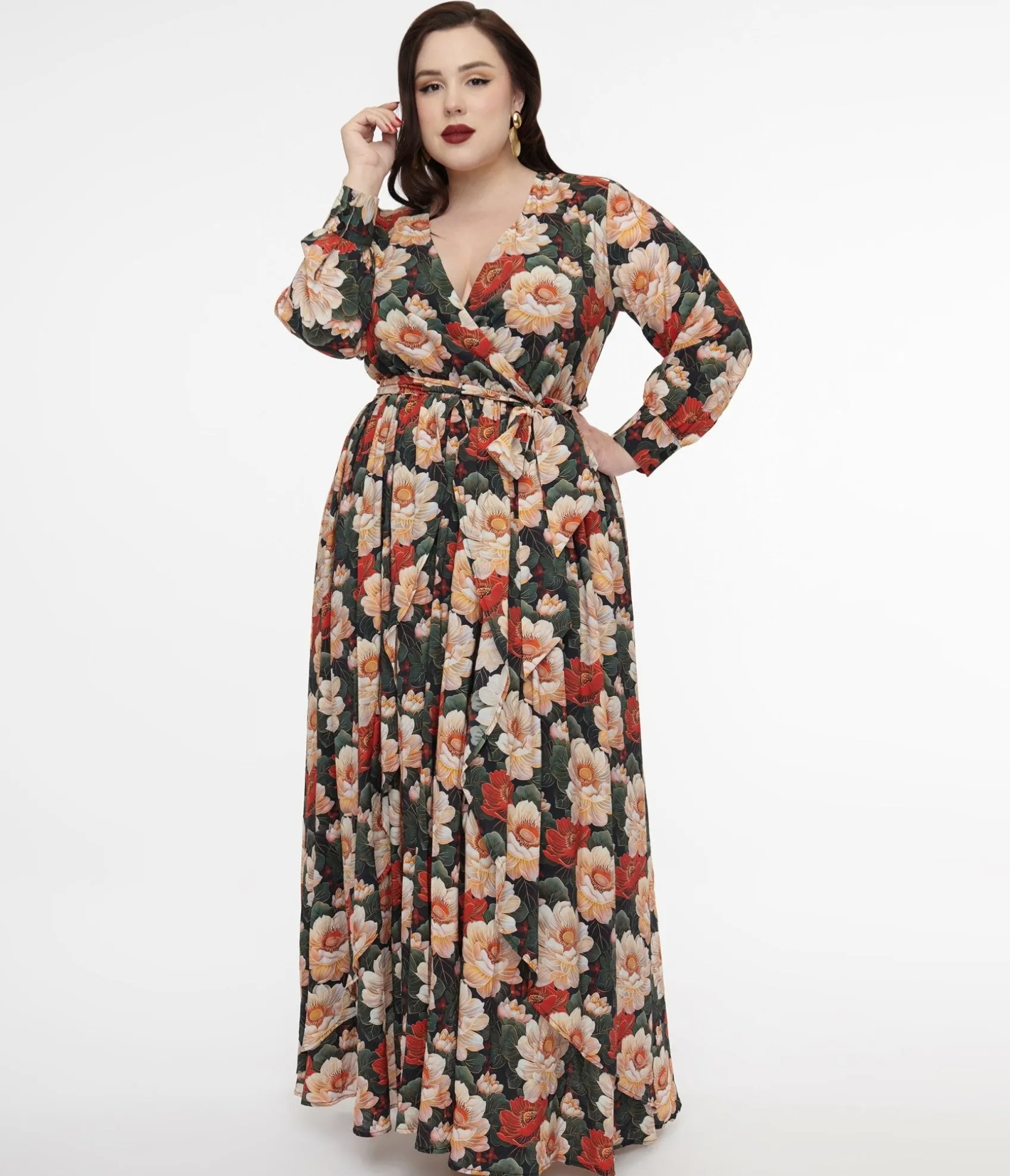 Unique Vintage Plus Size 1970s White & Red Floral Farrah Maxi Dress Outlet