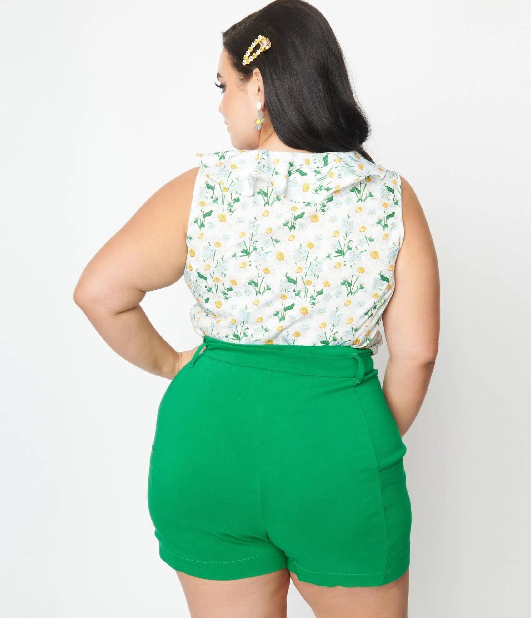 Unique Vintage Plus Size White Daisy Print Sleeveless Blouse Shop