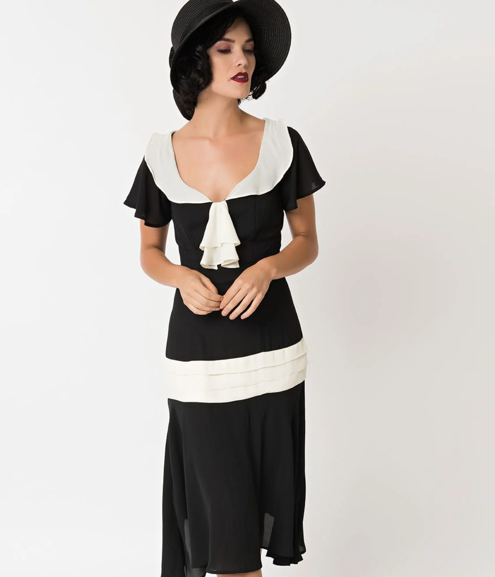 Unique Vintage 1920s Black & Cream Wilshire Flapper Day Dress Flash Sale