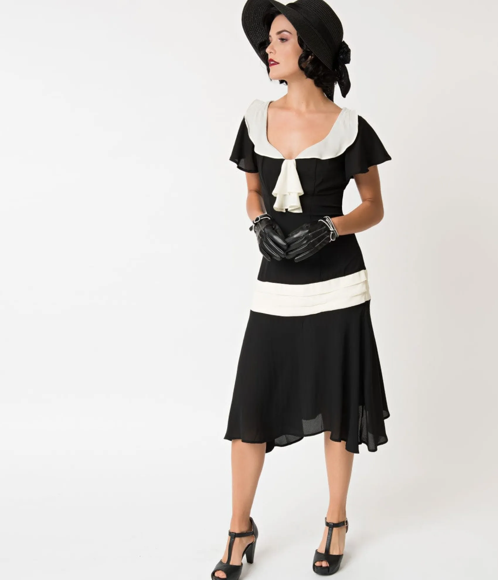 Unique Vintage 1920s Black & Cream Wilshire Flapper Day Dress Flash Sale