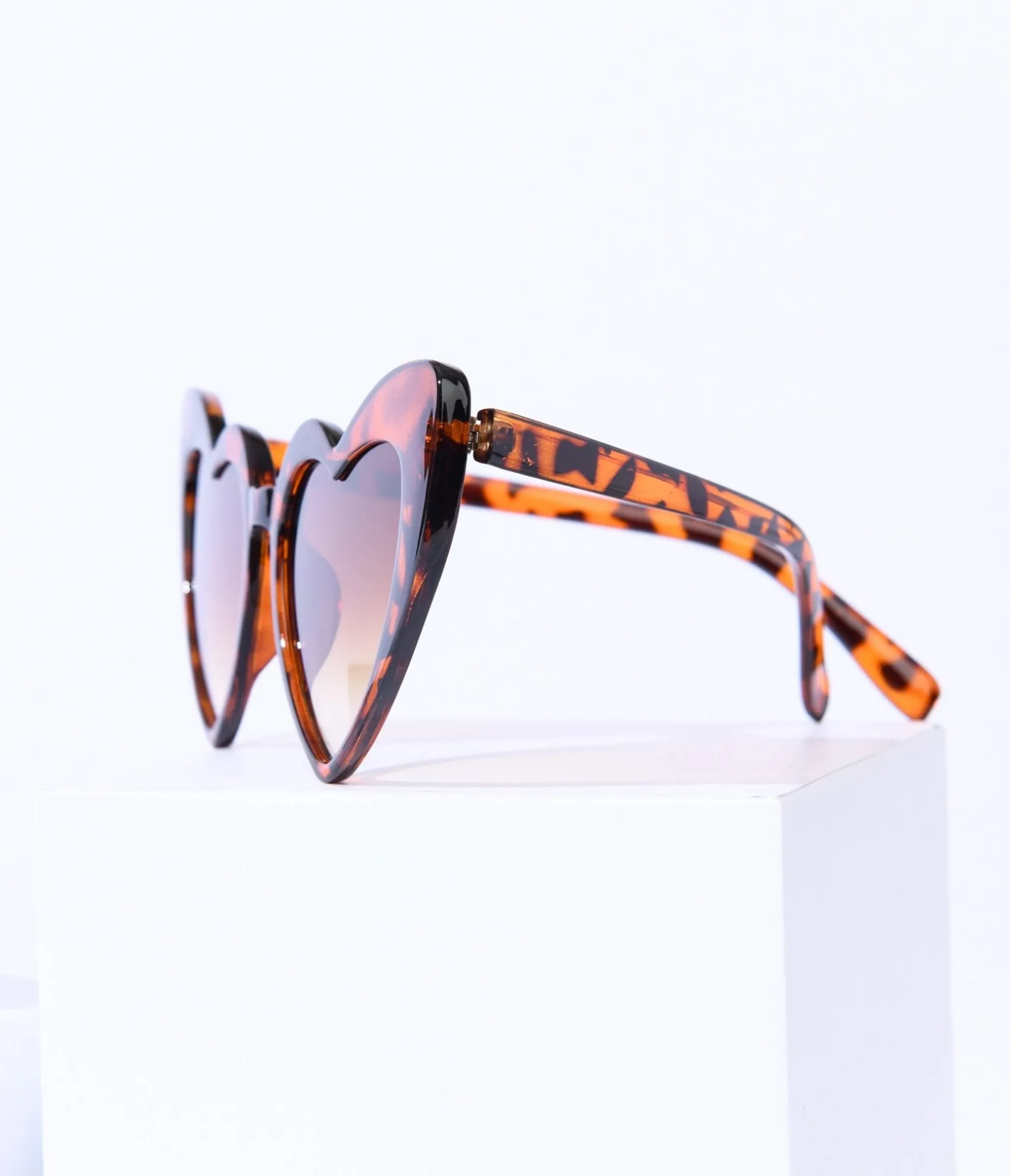 Unique Vintage Tortoise Heart Sunglasses Shop