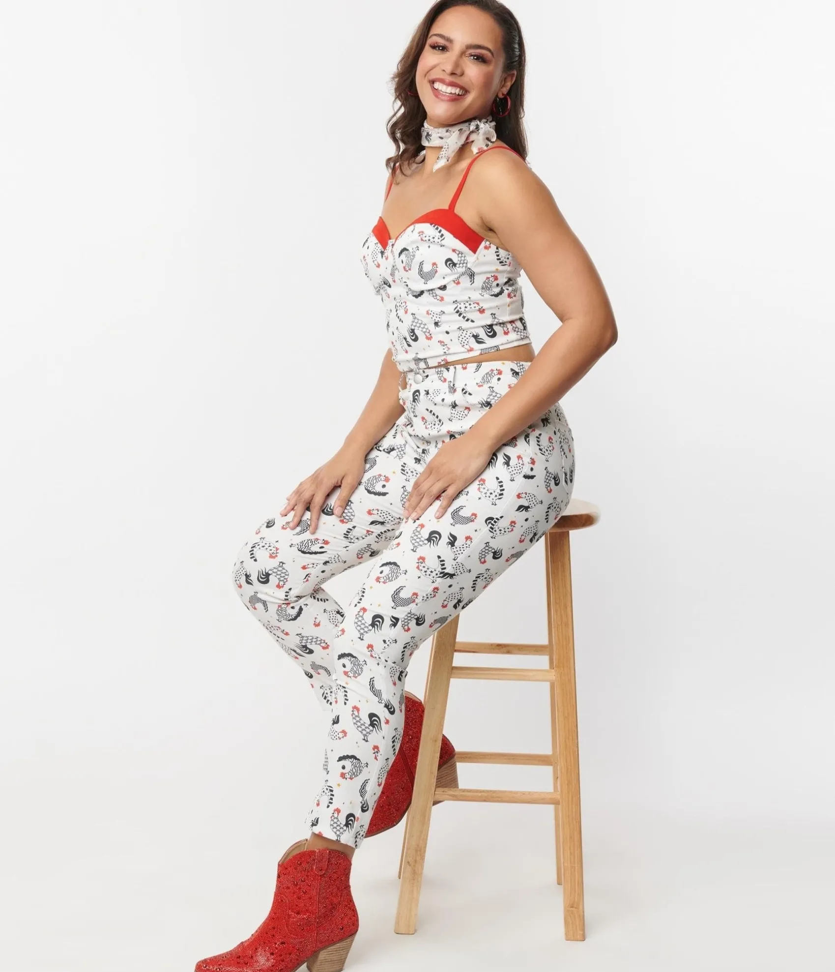 Unique Vintage White Chicken Print Cropped Capris Store