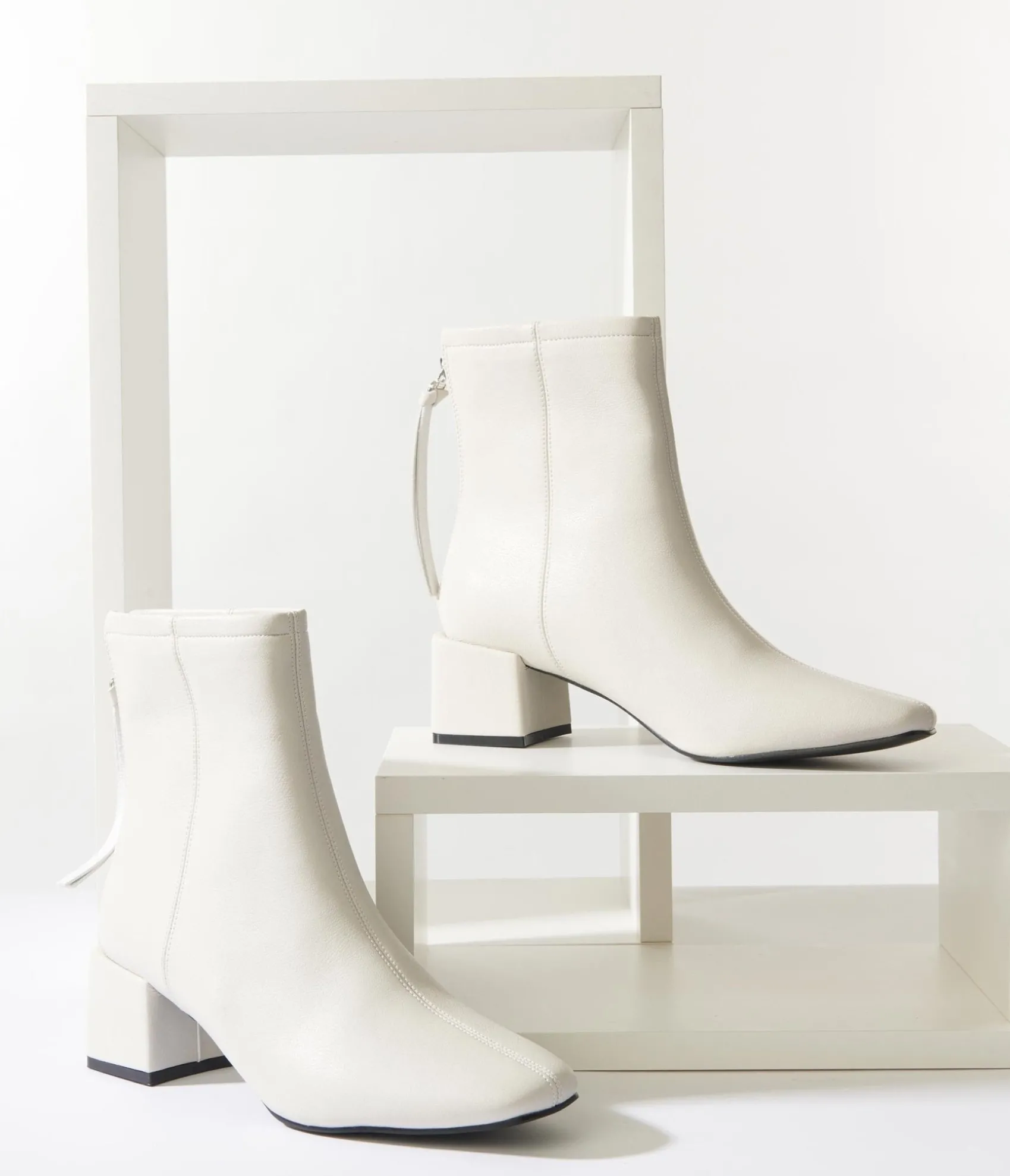 Unique Vintage White Leatherette Mod Sinatra Bootie Cheap