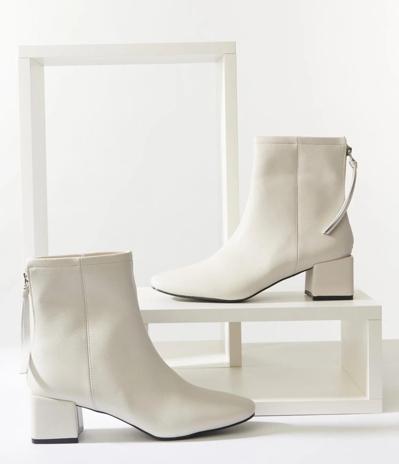 Unique Vintage White Leatherette Mod Sinatra Bootie Cheap