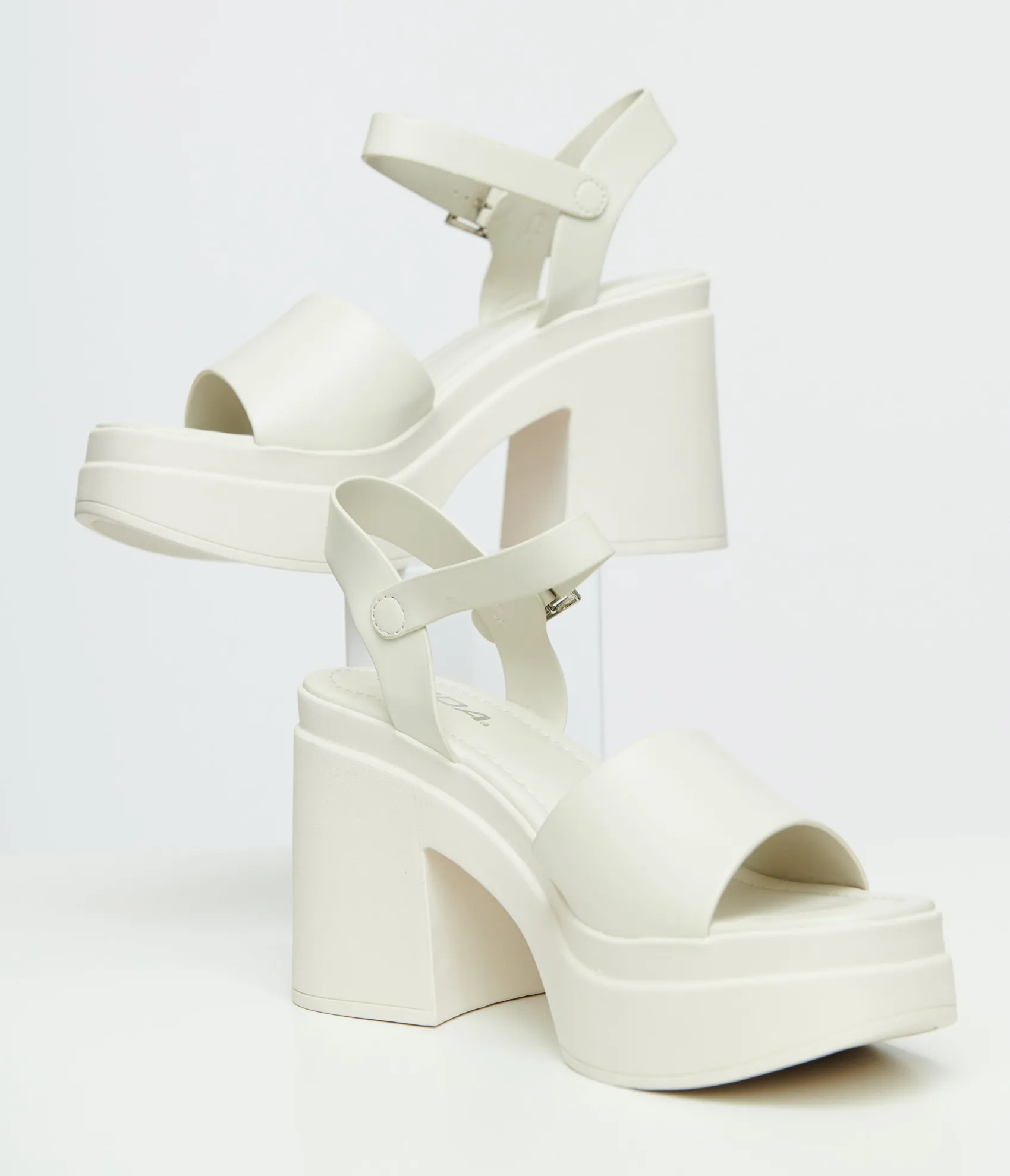 Unique Vintage Y2K White Leatherette Chunky Platform Heels Fashion