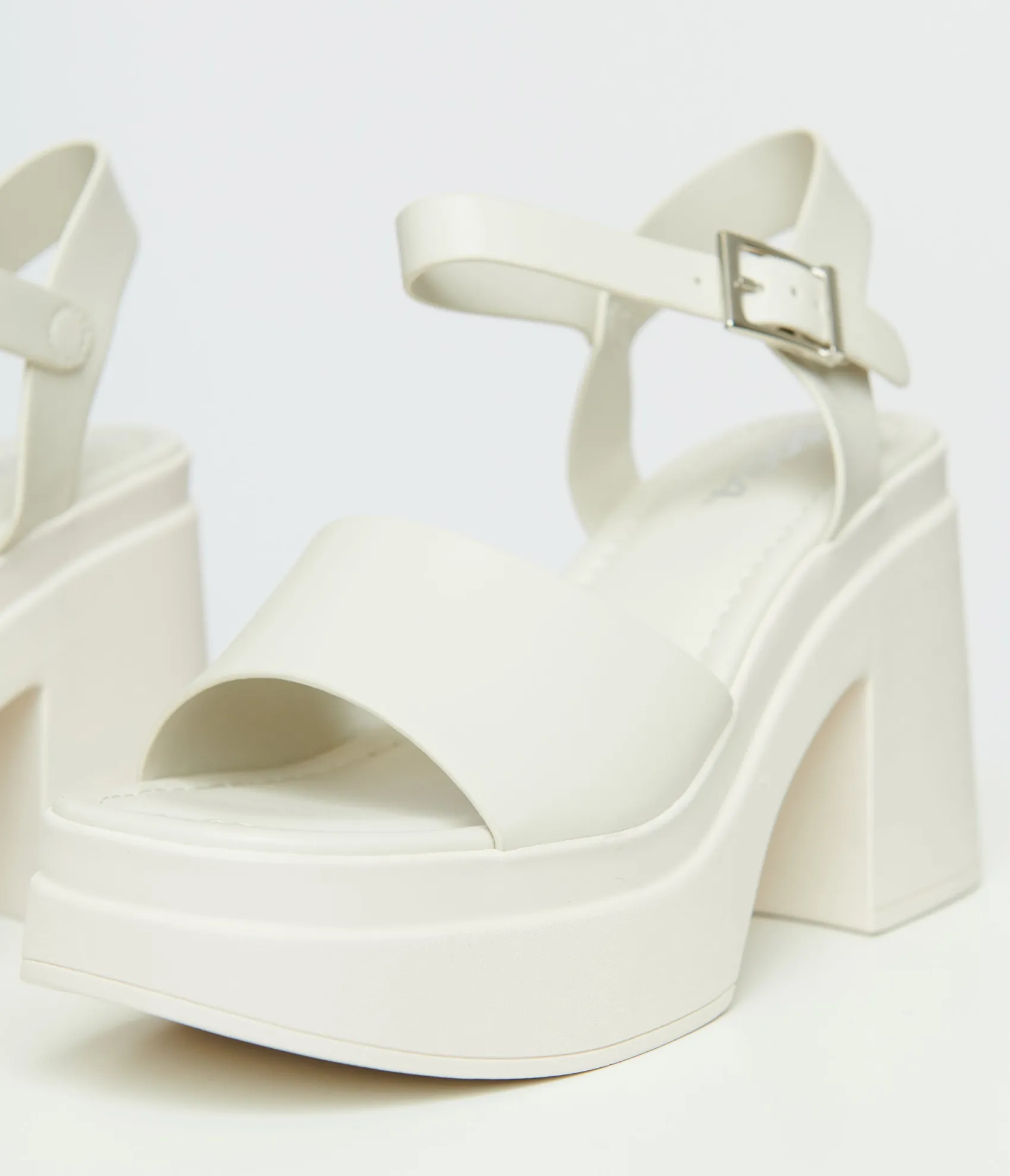 Unique Vintage Y2K White Leatherette Chunky Platform Heels Fashion